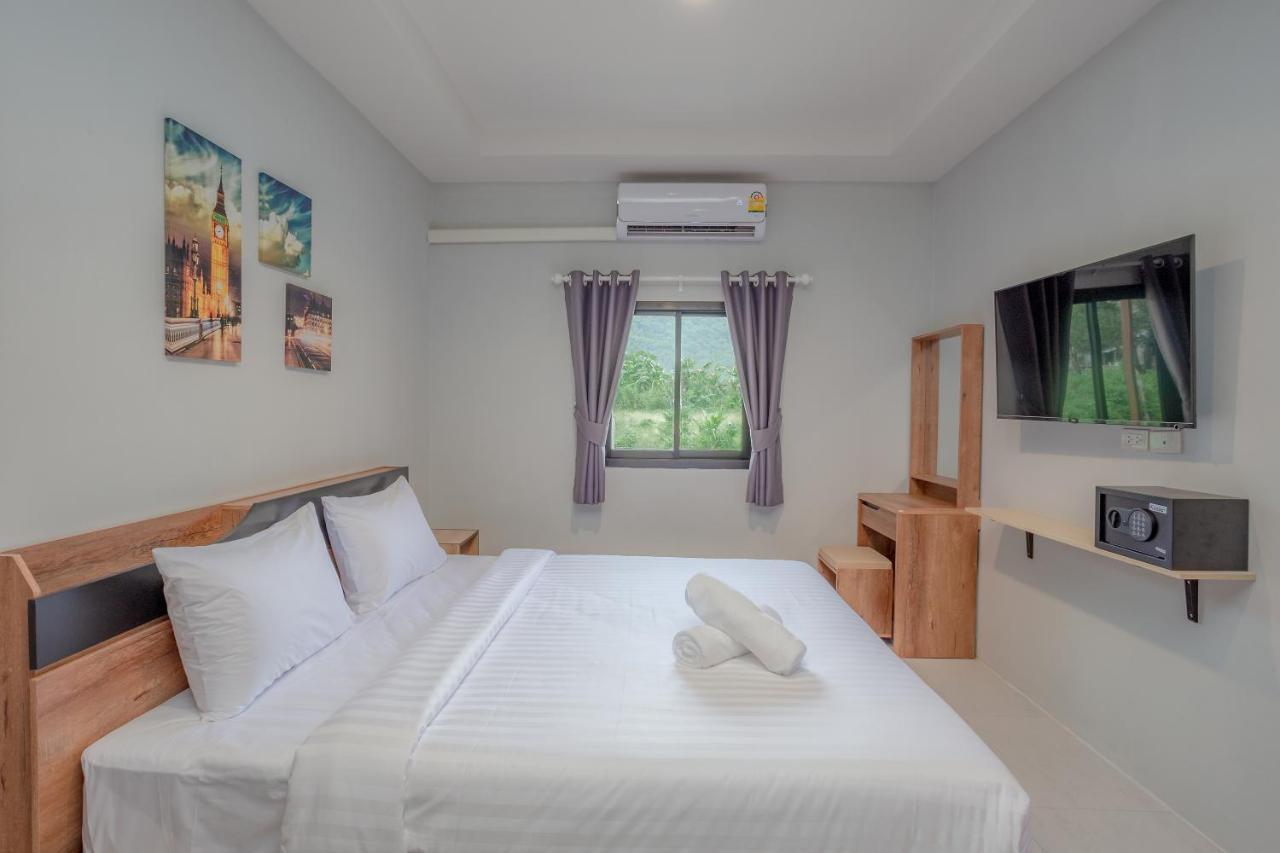 มาลินี เฮาส์ Hotel หาดบางเทา ภายนอก รูปภาพ