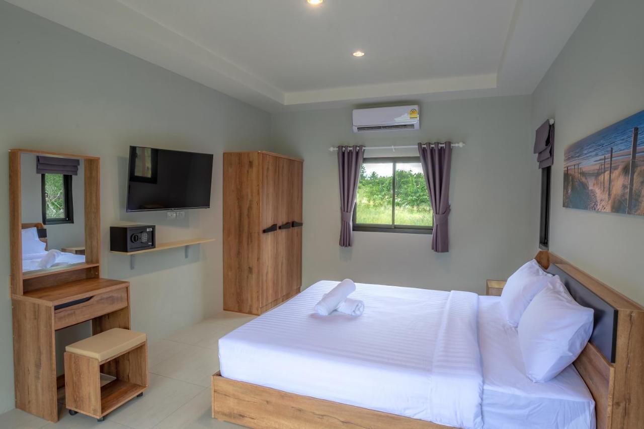 มาลินี เฮาส์ Hotel หาดบางเทา ภายนอก รูปภาพ